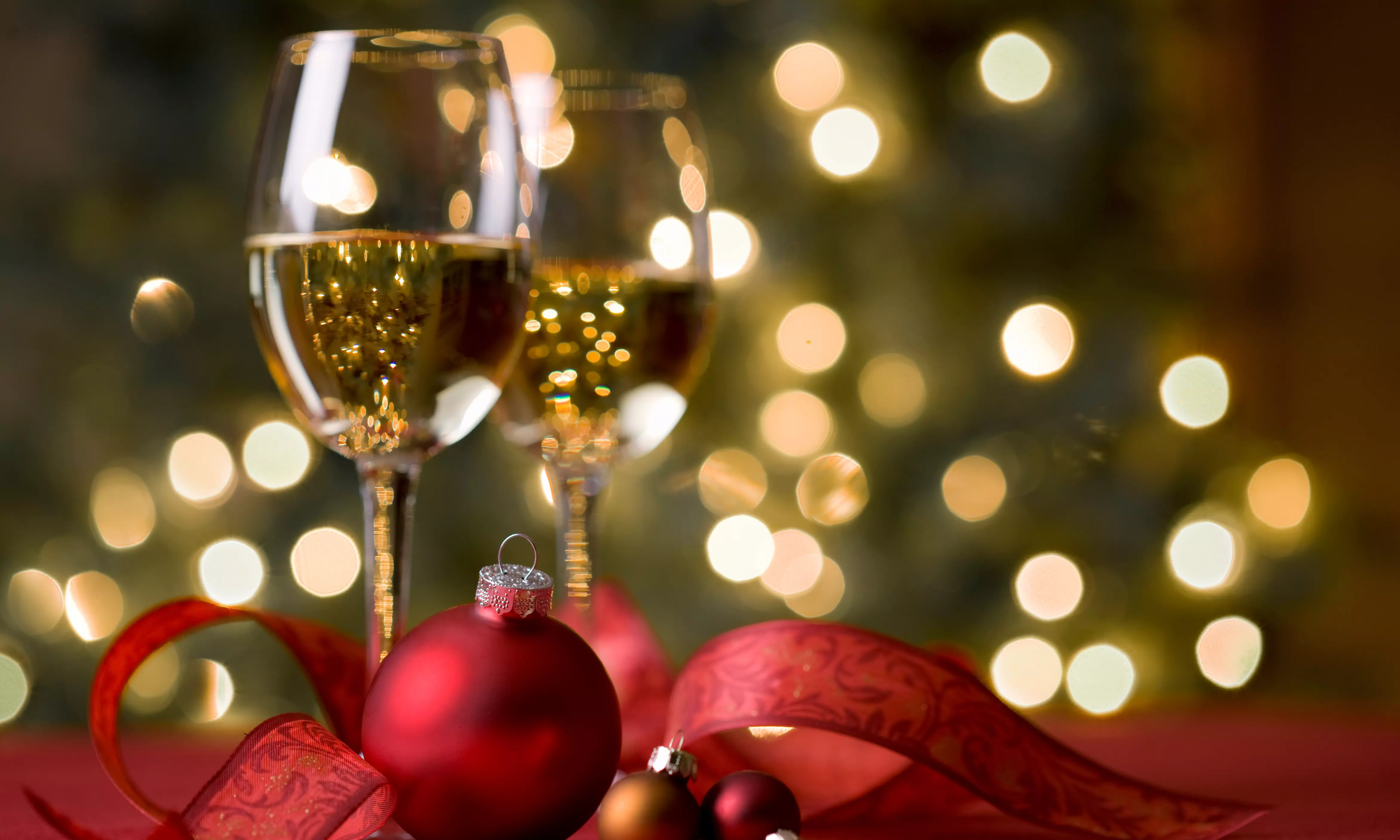 6 Christmas Wines to Add Sparkle and Flavor to Your Holiday Feasts