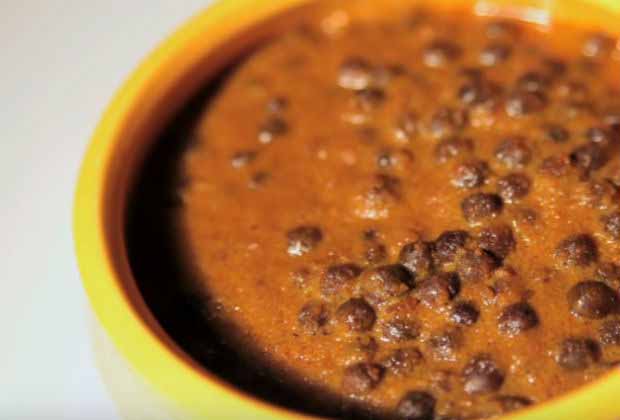 Kalya Vatanyachi Usal (Black Peas Curry) By Archana
