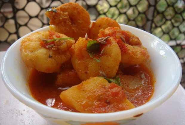 A Bengali-Parsi saas-bahu Prawn Curry story