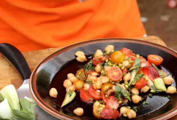 Turn Your Strawberry Fruit Salad Into A Spicy Chaat