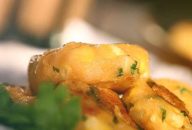 Top 5 Videos Of The Week: Ramzaan Eats, Turmeric Latte & Fried Food Recipes
