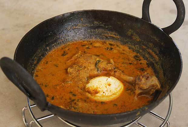 Ganpati Special: Chicken Curry With Eggs From The Koli Kitchen