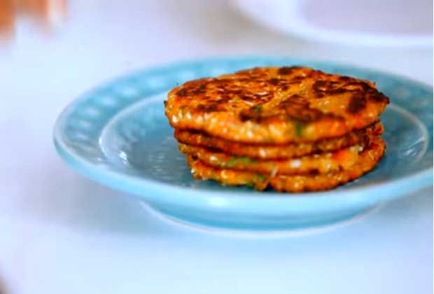 Food With A Twist: Cabbage & Tomato Paratha