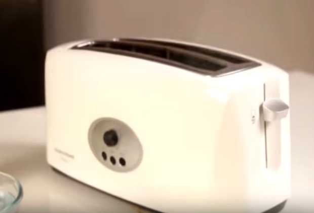 Tips & Tricks: How To Clean Your Toaster
