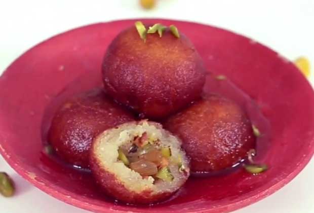New Year Special: Homemade Gulab Jamuns
