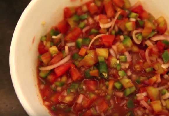 Quick & Easy: Tangy Salsa Dip