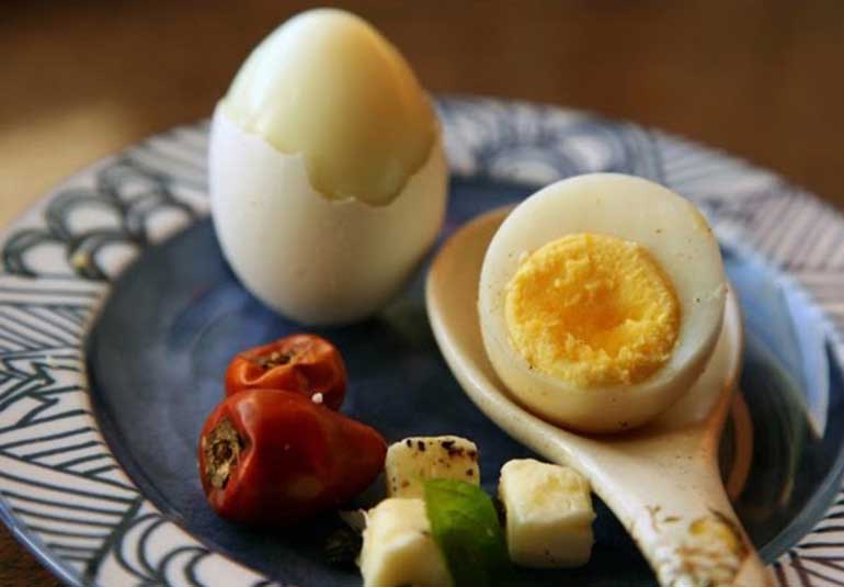 Tips & Tricks: Perfectly Hard Boiled Eggs