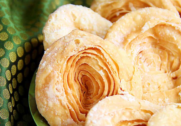 Maharashtra Day Spl: 10 Lesser-Known Maharashtrian Sweets