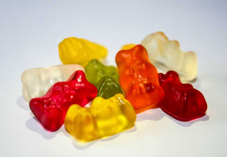 DIY Food: Colourful Gummy Bears