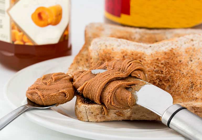 DIY Food: Crunchy Peanut Butter