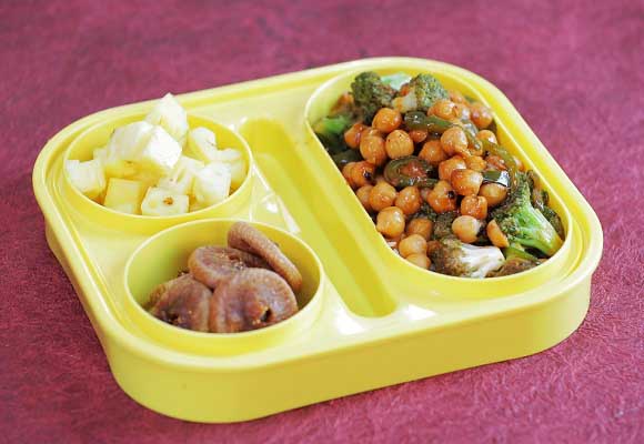 Sweet and Sour Chickpeas (Chatpate Chole) Recipe