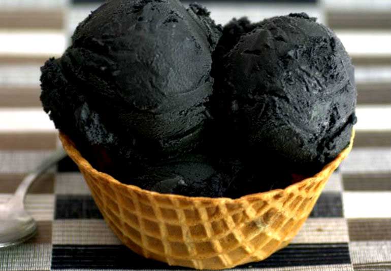 DIY Food: Insta-Worthy Black Ice-Cream