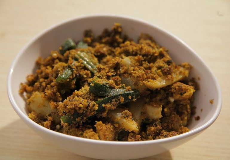 Aloo Bhindi Recipe in Marathi - Bhindi Batata Bhaji