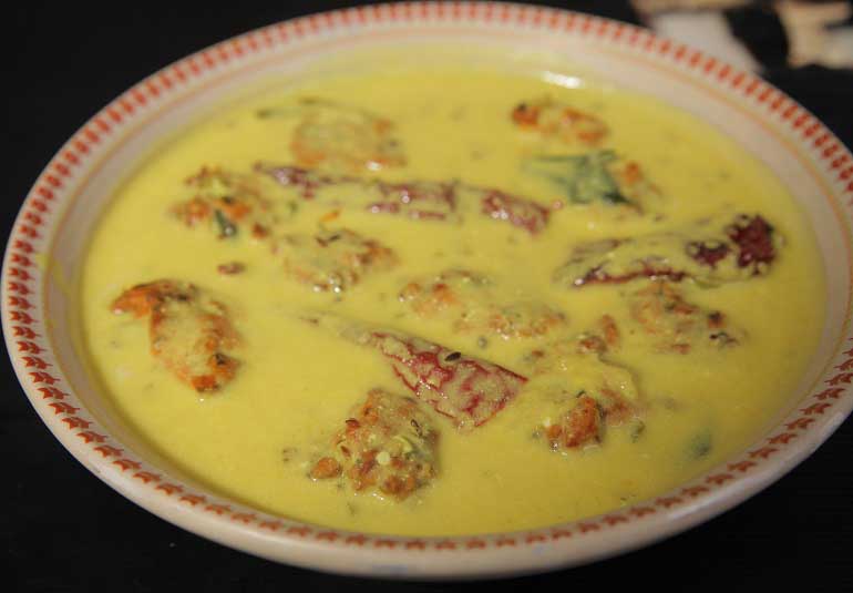 Pakoda Kadhi Recipe in Marathi: Kadhi with Pakora
