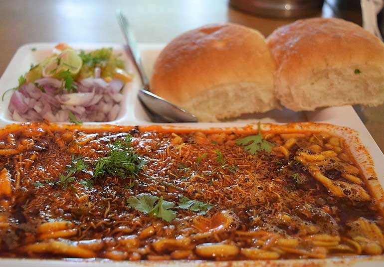 Top Budget Restaurants in Mumbai: Meals Under 500