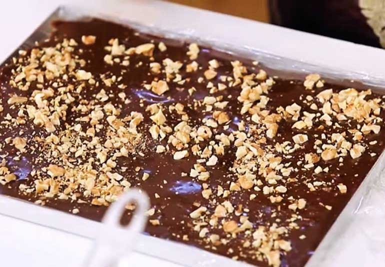 Chocolate Walnut Fudge Recipe in Marathi